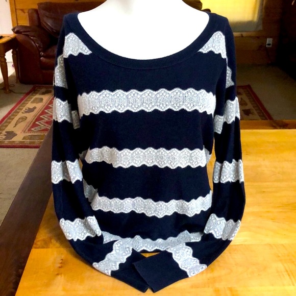 American Eagle Outfitters Sweaters - American Eagle 🦅 sweater